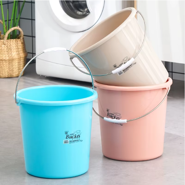 Portable Plastic Bucket Set
